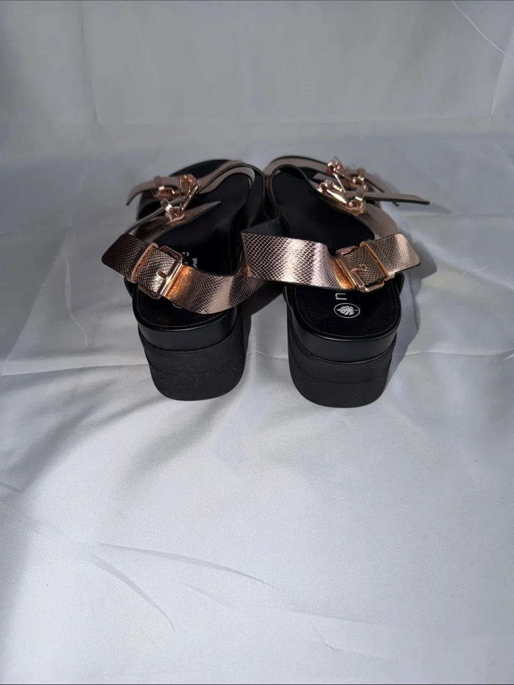 nuture roam triple strap
